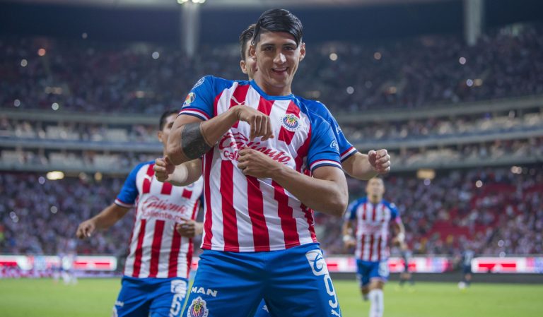 Así van las negociaciones para el posible fichaje de Alan Pulido en Chivas