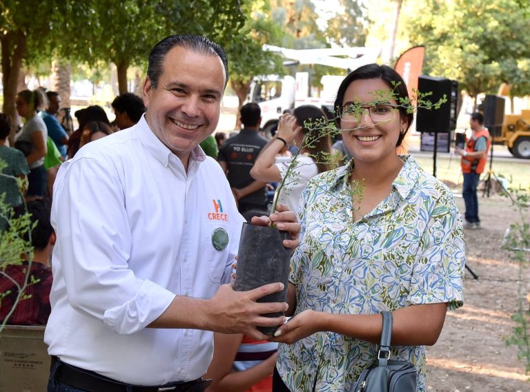 Impulsa Toño Astiazarán meta adicional de dotar y sembrar 10 mil árboles en Hermosillo este año
