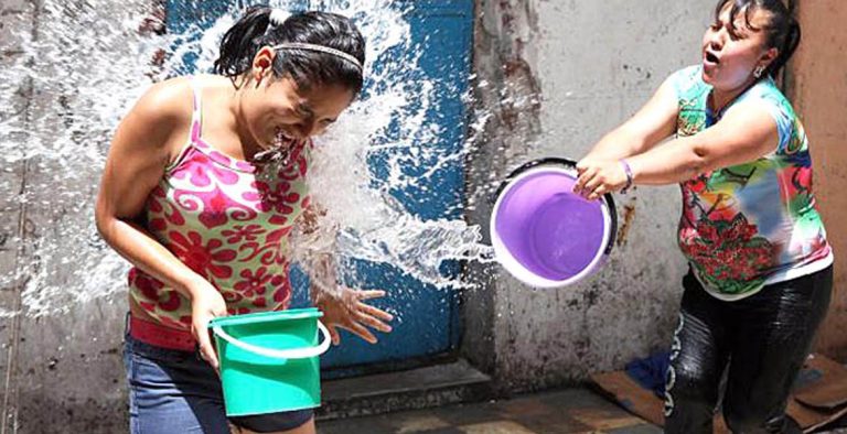 Hasta 24 mil pesos de multa por desperdiciar el agua