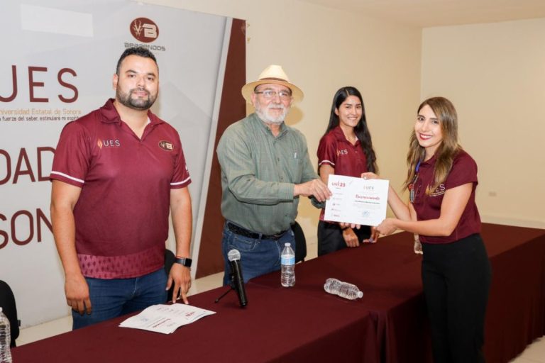Reconoce UES a deportistas y personal universitario que apoyó en la Universiada Nacional 2023