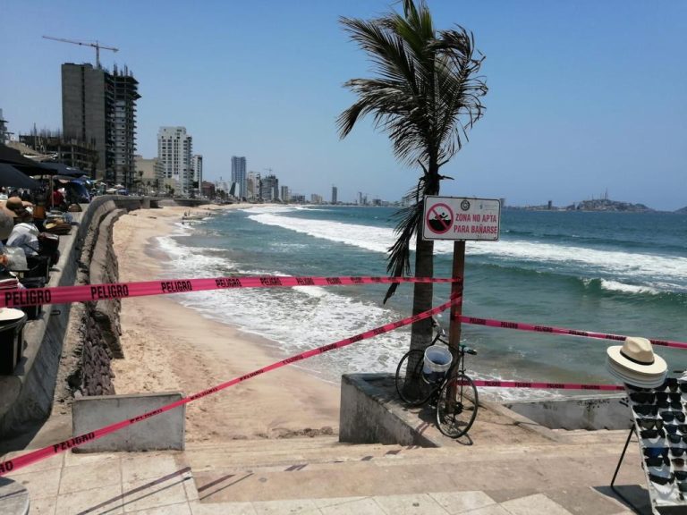 Por huracán ‘Beatriz’ cierran ocho playas de Mazatlán, Sinaloa