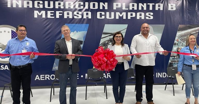 Inaugura secretaria de Economía planta aeroespacial en Cumpas