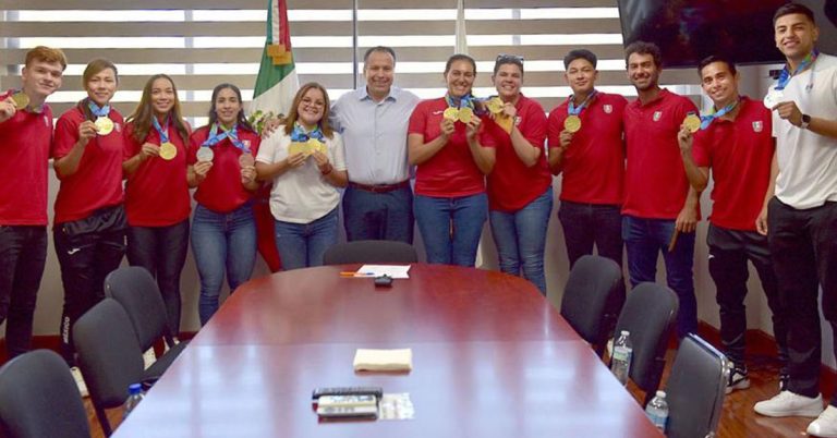 Incentiva Toño Astiazarán a medallistas de los Juegos Centroamericanos y del Caribe 2023