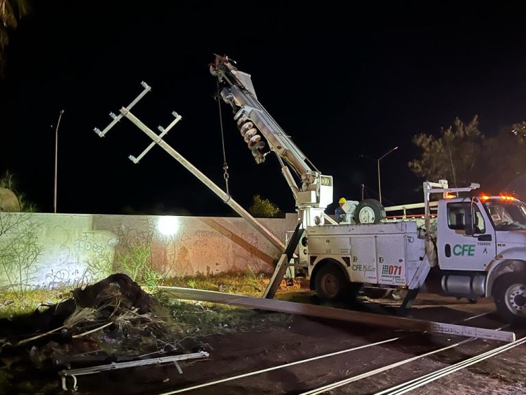 CFE restablece el suministro electrico al 53% de los usuarios afectados por tormenta de arena, lluvia y vientos en Sonora