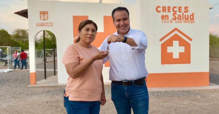 Entrega Toño Astiazarán segunda Casa de Salud, ahora en Ejido San Luis