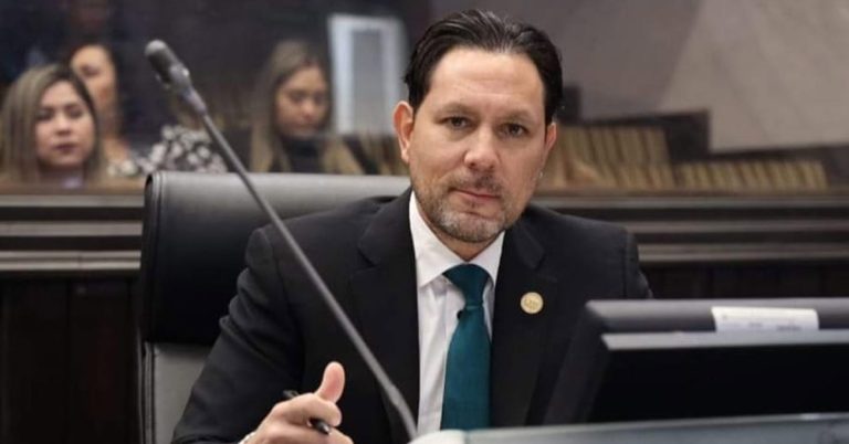 Con el aval de los diputados del Congreso Local, el Gobernador del Estado ha logrado una bolsa de 612 mdp para el programa de becas “Sonora de Oportunidades”.