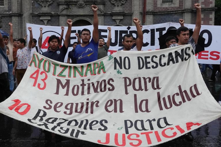 México conmemora el noveno aniversario de la desaparición de los 43 estudiantes de Ayotzinapa