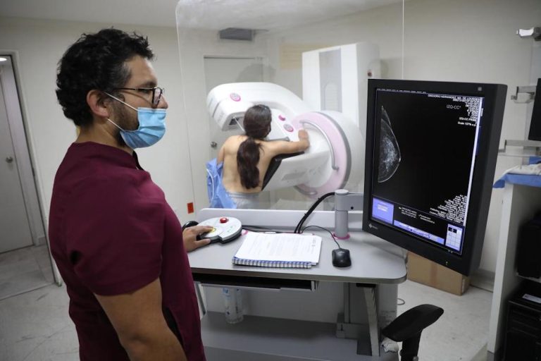 IMSS intensifica acciones preventivas para detectar y tratar oportunamente el cáncer de mama