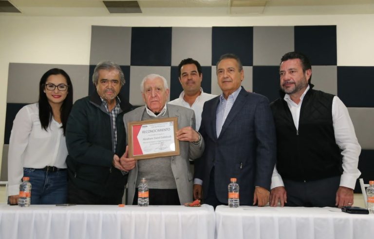 Valores, honorabilidad y compromiso, atributos carentes en la política actual: Beltrones