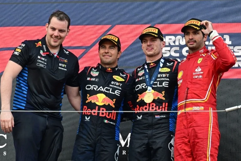 ‘Checo’ Pérez regresa al podio en GP de Japón, con Verstappen como campeón