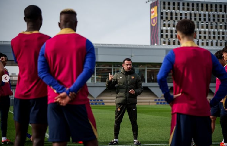 Barcelona despide a Xavi Hernández