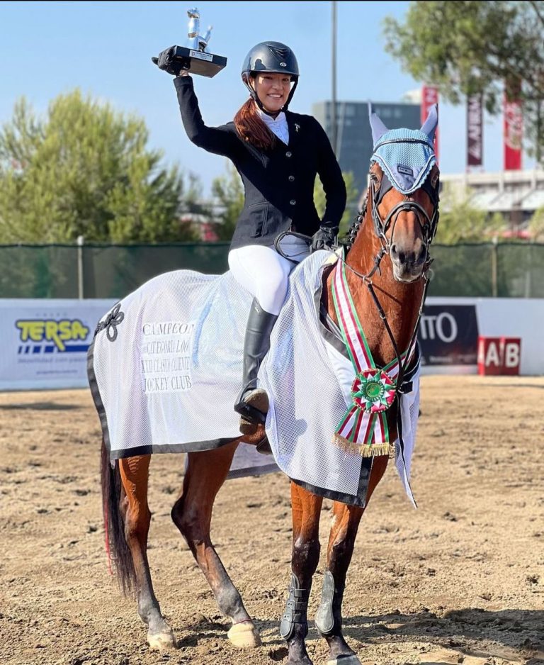 Lucen jinetes sonorenses en un torneo de saltos en Tijuana